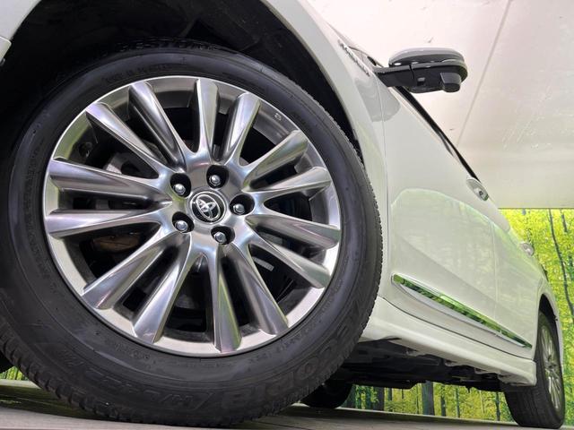 ハリアーハイブリッド プレミアム　４ＷＤ　禁煙車　後期型　純正９型ナビ　バックカメラ　ＣＤ／ＤＶＤ／フルセグ　Ｂｌｕｅｔｏｏｔｈ接続　衝突軽減装置　ＬＥＤヘッド／フォグ　オートハイビーム　シーケンシャルターンランプ　パワーバックドア（13枚目）