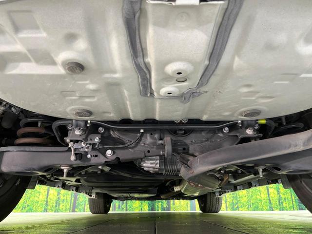 ハリアーハイブリッド プレミアム　４ＷＤ　禁煙車　後期型　純正９型ナビ　バックカメラ　ＣＤ／ＤＶＤ／フルセグ　Ｂｌｕｅｔｏｏｔｈ接続　衝突軽減装置　ＬＥＤヘッド／フォグ　オートハイビーム　シーケンシャルターンランプ　パワーバックドア（19枚目）