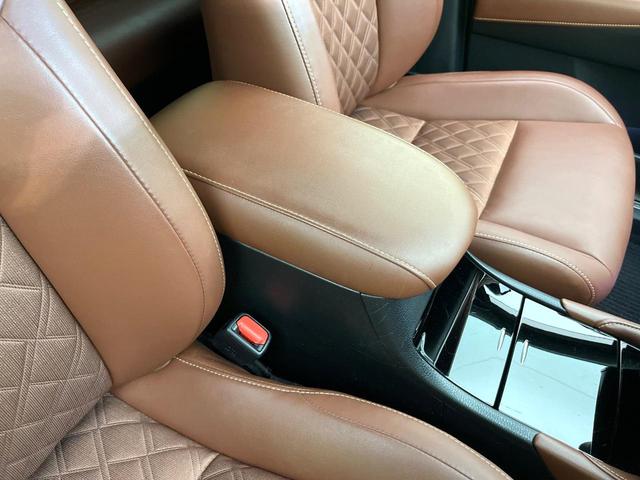 ハリアーハイブリッド プレミアム　４ＷＤ　禁煙車　後期型　純正９型ナビ　バックカメラ　ＣＤ／ＤＶＤ／フルセグ　Ｂｌｕｅｔｏｏｔｈ接続　衝突軽減装置　ＬＥＤヘッド／フォグ　オートハイビーム　シーケンシャルターンランプ　パワーバックドア（44枚目）