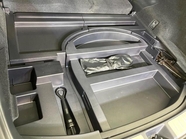 ハリアーハイブリッド プレミアム　４ＷＤ　禁煙車　後期型　純正９型ナビ　バックカメラ　ＣＤ／ＤＶＤ／フルセグ　Ｂｌｕｅｔｏｏｔｈ接続　衝突軽減装置　ＬＥＤヘッド／フォグ　オートハイビーム　シーケンシャルターンランプ　パワーバックドア（48枚目）