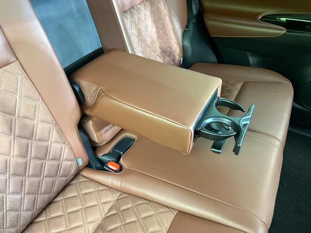 ハリアーハイブリッド プレミアム　４ＷＤ　禁煙車　後期型　純正９型ナビ　バックカメラ　ＣＤ／ＤＶＤ／フルセグ　Ｂｌｕｅｔｏｏｔｈ接続　衝突軽減装置　ＬＥＤヘッド／フォグ　オートハイビーム　シーケンシャルターンランプ　パワーバックドア（60枚目）