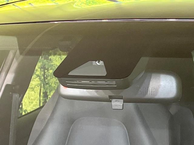 ヤリス ハイブリッドX 禁煙車 純正ディスプレイオーディオ Bluetooth接続 衝突軽減装置 レーダークルコン レーンアシスト オートハイビーム オートエアコン スマートキー ビルトインETC(4枚目)