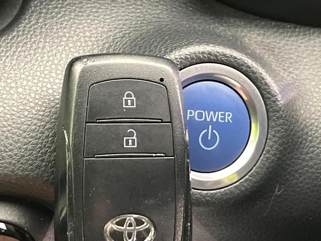 ヤリス ハイブリッドX 禁煙車 純正ディスプレイオーディオ Bluetooth接続 衝突軽減装置 レーダークルコン レーンアシスト オートハイビーム オートエアコン スマートキー ビルトインETC(7枚目)
