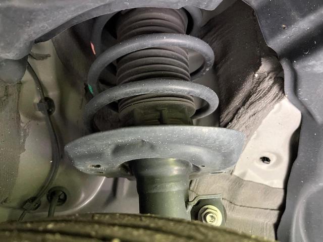 ヤリス ハイブリッドX 禁煙車 純正ディスプレイオーディオ Bluetooth接続 衝突軽減装置 レーダークルコン レーンアシスト オートハイビーム オートエアコン スマートキー ビルトインETC(20枚目)