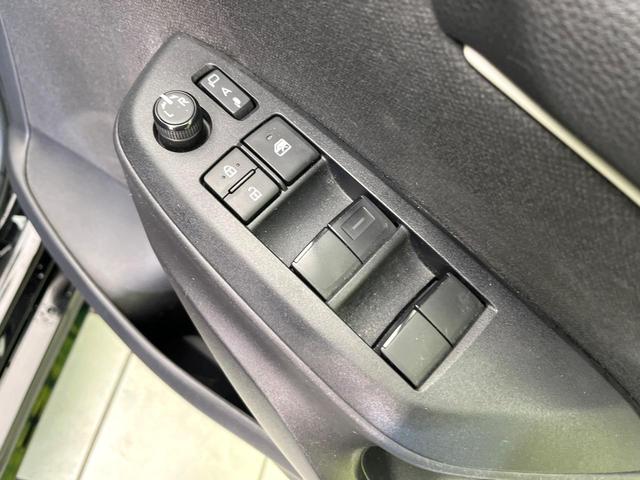 ヤリス ハイブリッドX 禁煙車 純正ディスプレイオーディオ Bluetooth接続 衝突軽減装置 レーダークルコン レーンアシスト オートハイビーム オートエアコン スマートキー ビルトインETC(33枚目)