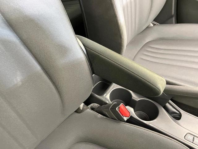 ヤリス ハイブリッドX 禁煙車 純正ディスプレイオーディオ Bluetooth接続 衝突軽減装置 レーダークルコン レーンアシスト オートハイビーム オートエアコン スマートキー ビルトインETC(54枚目)