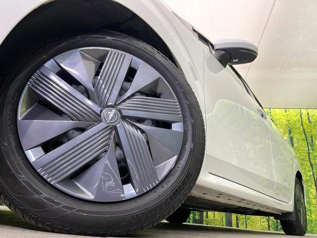 ノート Ｘ　禁煙車　純正９型ナビ　Ｂｌｕｅｔｏｏｔｈ接続　フルセグ　全周囲カメラ　衝突軽減装置　レーダークルーズ　コーナーセンサー　ＬＥＤヘッド　ＥＴＣ　デジタルインナーミラー　オートハイビーム　スマートキー（13枚目）