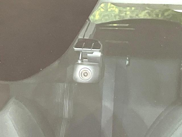 ノート Ｘ　禁煙車　純正９型ナビ　Ｂｌｕｅｔｏｏｔｈ接続　フルセグ　全周囲カメラ　衝突軽減装置　レーダークルーズ　コーナーセンサー　ＬＥＤヘッド　ＥＴＣ　デジタルインナーミラー　オートハイビーム　スマートキー（21枚目）