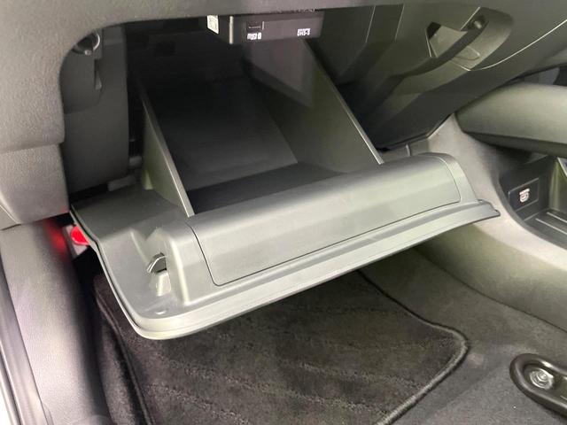 ノート Ｘ　禁煙車　純正９型ナビ　Ｂｌｕｅｔｏｏｔｈ接続　フルセグ　全周囲カメラ　衝突軽減装置　レーダークルーズ　コーナーセンサー　ＬＥＤヘッド　ＥＴＣ　デジタルインナーミラー　オートハイビーム　スマートキー（42枚目）