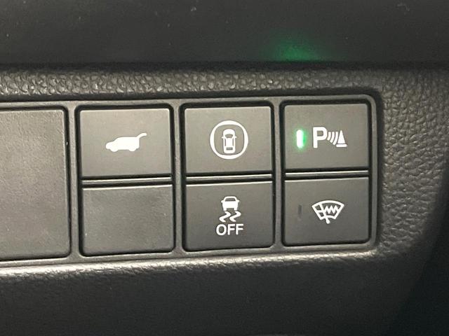 ヴェゼル ｅ：ＨＥＶ　Ｚ　４ＷＤ　禁煙車　純正９型ディスプレイ　全周囲カメラ　フルセグ　Ｂｌｕｅｔｏｏｔｈ接続　衝突軽減装置　レーンアシスト　ＬＥＤヘッド／フォグ　オートハイビーム　シーケンシャルターンランプ　電動リアゲート（6枚目）