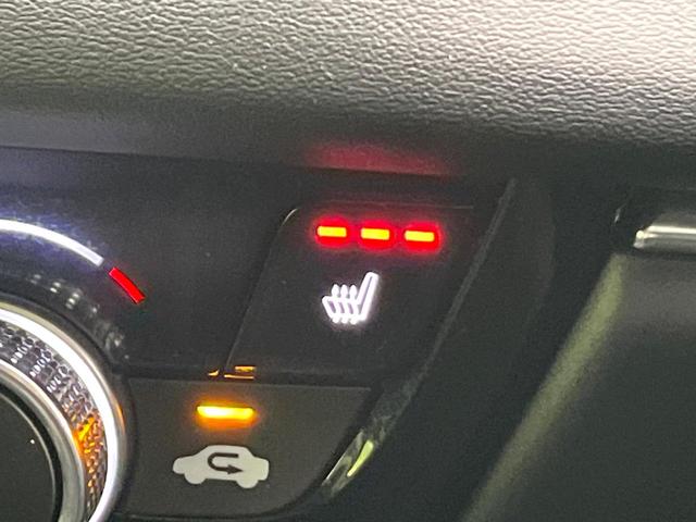 ヴェゼル ｅ：ＨＥＶ　Ｚ　４ＷＤ　禁煙車　純正９型ディスプレイ　全周囲カメラ　フルセグ　Ｂｌｕｅｔｏｏｔｈ接続　衝突軽減装置　レーンアシスト　ＬＥＤヘッド／フォグ　オートハイビーム　シーケンシャルターンランプ　電動リアゲート（7枚目）