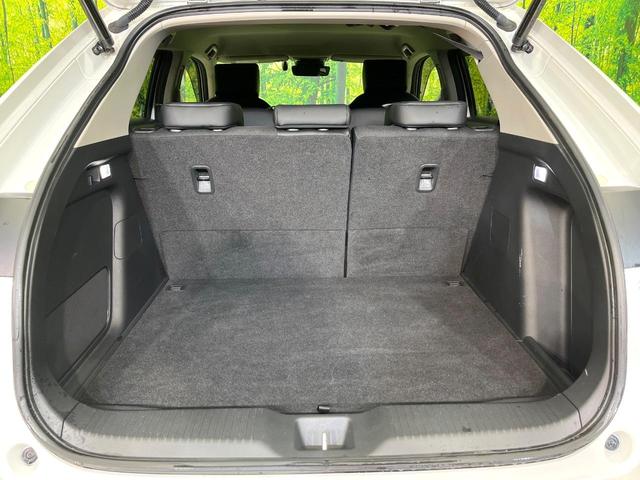 ヴェゼル ｅ：ＨＥＶ　Ｚ　４ＷＤ　禁煙車　純正９型ディスプレイ　全周囲カメラ　フルセグ　Ｂｌｕｅｔｏｏｔｈ接続　衝突軽減装置　レーンアシスト　ＬＥＤヘッド／フォグ　オートハイビーム　シーケンシャルターンランプ　電動リアゲート（10枚目）