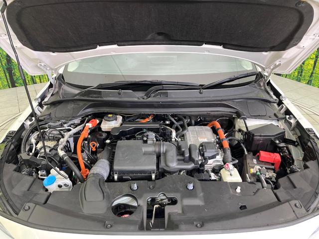 ヴェゼル ｅ：ＨＥＶ　Ｚ　４ＷＤ　禁煙車　純正９型ディスプレイ　全周囲カメラ　フルセグ　Ｂｌｕｅｔｏｏｔｈ接続　衝突軽減装置　レーンアシスト　ＬＥＤヘッド／フォグ　オートハイビーム　シーケンシャルターンランプ　電動リアゲート（18枚目）