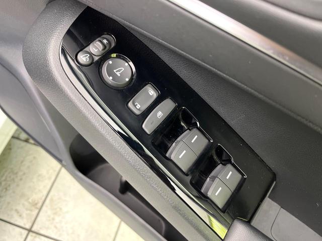 ヴェゼル ｅ：ＨＥＶ　Ｚ　４ＷＤ　禁煙車　純正９型ディスプレイ　全周囲カメラ　フルセグ　Ｂｌｕｅｔｏｏｔｈ接続　衝突軽減装置　レーンアシスト　ＬＥＤヘッド／フォグ　オートハイビーム　シーケンシャルターンランプ　電動リアゲート（34枚目）