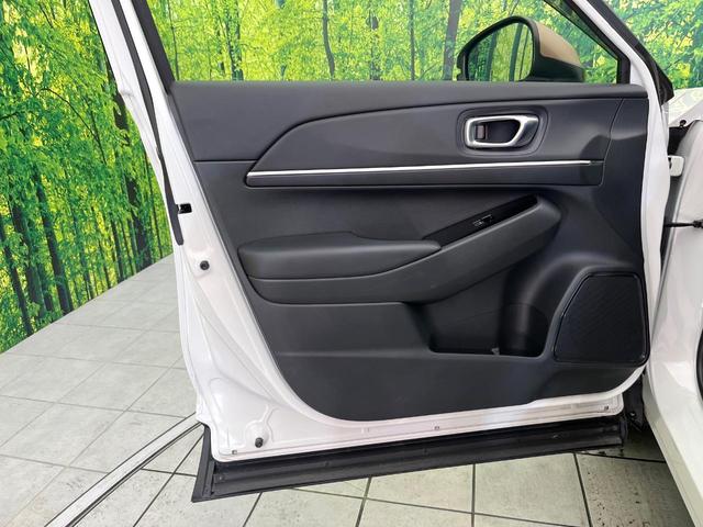 ヴェゼル ｅ：ＨＥＶ　Ｚ　４ＷＤ　禁煙車　純正９型ディスプレイ　全周囲カメラ　フルセグ　Ｂｌｕｅｔｏｏｔｈ接続　衝突軽減装置　レーンアシスト　ＬＥＤヘッド／フォグ　オートハイビーム　シーケンシャルターンランプ　電動リアゲート（38枚目）