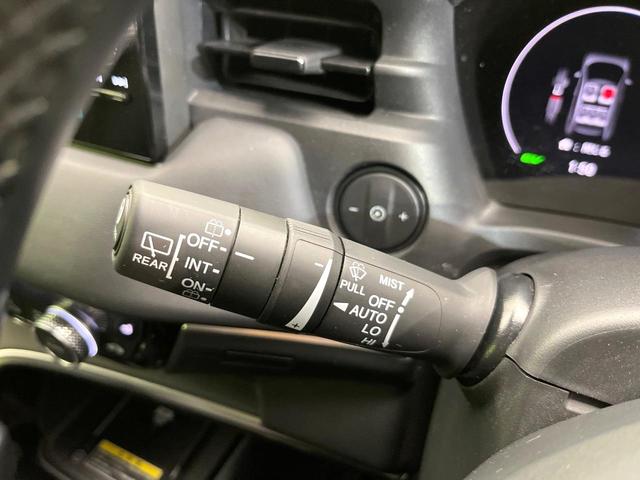 ヴェゼル ｅ：ＨＥＶ　Ｚ　４ＷＤ　禁煙車　純正９型ディスプレイ　全周囲カメラ　フルセグ　Ｂｌｕｅｔｏｏｔｈ接続　衝突軽減装置　レーンアシスト　ＬＥＤヘッド／フォグ　オートハイビーム　シーケンシャルターンランプ　電動リアゲート（52枚目）