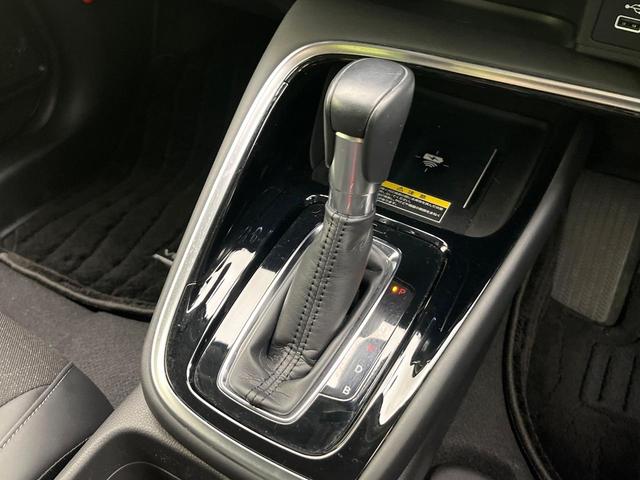 ヴェゼル ｅ：ＨＥＶ　Ｚ　４ＷＤ　禁煙車　純正９型ディスプレイ　全周囲カメラ　フルセグ　Ｂｌｕｅｔｏｏｔｈ接続　衝突軽減装置　レーンアシスト　ＬＥＤヘッド／フォグ　オートハイビーム　シーケンシャルターンランプ　電動リアゲート（59枚目）