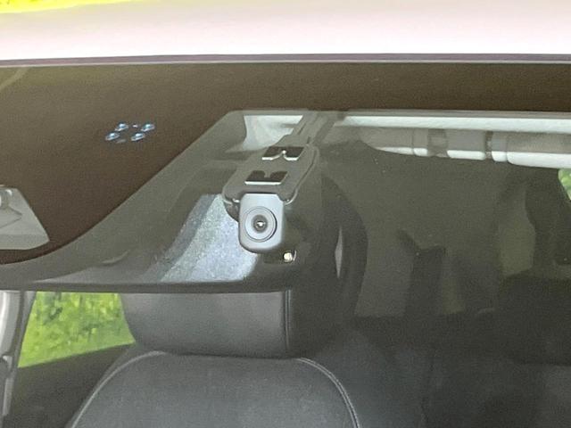 ヴェゼル ｅ：ＨＥＶ　Ｚ　４ＷＤ　禁煙車　純正９型ディスプレイ　全周囲カメラ　フルセグ　Ｂｌｕｅｔｏｏｔｈ接続　衝突軽減装置　レーンアシスト　ＬＥＤヘッド／フォグ　オートハイビーム　シーケンシャルターンランプ　電動リアゲート（70枚目）