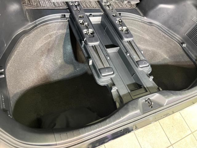 アルファード ２．５Ｓ　４ＷＤ　禁煙車　ＢＩＧ－Ｘ１０型ナビ　バックカメラ　ＣＤ／ＤＶＤ／フルセグ　Ｂｌｕｅｔｏｏｔｈ接続　１２．８型フリップダウンモニター　ＬＥＤヘッドライト　オートライト　両側電動スライドドア　ＥＴＣ（29枚目）