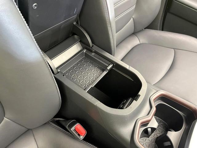 RAV4 G 4WD 禁煙車 後期型 TRDエアロ 純正9型ディスプレイオーディオ 全周囲カメラ フルセグ Bluetooth 衝突軽減 LEDヘッド オートハイビーム ブラインドスポットモニター 電動リアゲート(61枚目)