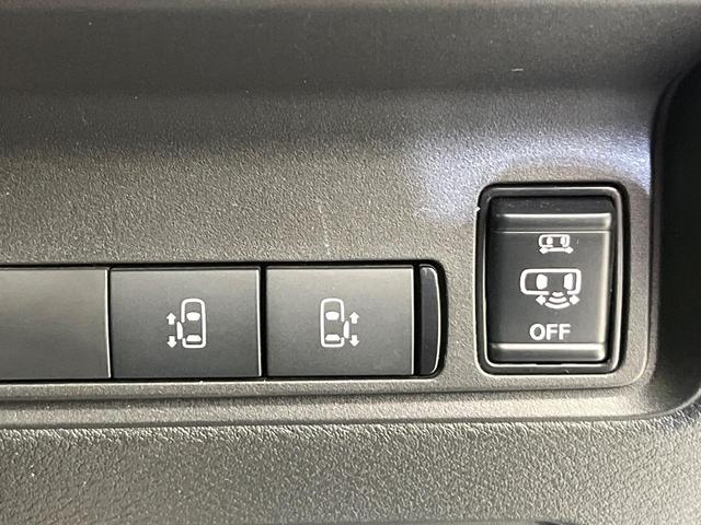 セレナ e-パワー ハイウェイスターV 禁煙車 純正12.3型ナビ 全周囲カメラ CD/DVD/フルセグ Bluetooth 純正フリップダウンモニター 衝突軽減装置 プロパイロット LEDヘッド/フォグ ハンズフリー両側電動スライドドア(6枚目)