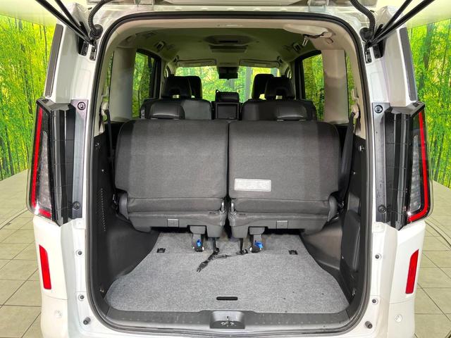 セレナ e-パワー ハイウェイスターV 禁煙車 純正12.3型ナビ 全周囲カメラ CD/DVD/フルセグ Bluetooth 純正フリップダウンモニター 衝突軽減装置 プロパイロット LEDヘッド/フォグ ハンズフリー両側電動スライドドア(10枚目)