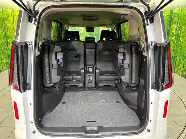 セレナ e-パワー ハイウェイスターV 禁煙車 純正12.3型ナビ 全周囲カメラ CD/DVD/フルセグ Bluetooth 純正フリップダウンモニター 衝突軽減装置 プロパイロット LEDヘッド/フォグ ハンズフリー両側電動スライドドア(29枚目)