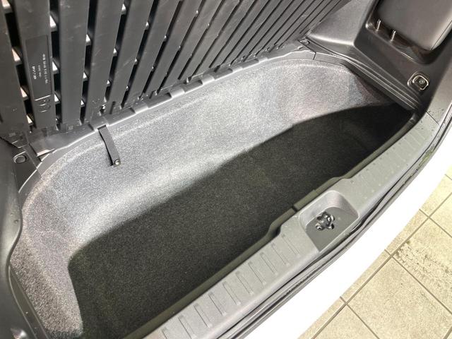 セレナ e-パワー ハイウェイスターV 禁煙車 純正12.3型ナビ 全周囲カメラ CD/DVD/フルセグ Bluetooth 純正フリップダウンモニター 衝突軽減装置 プロパイロット LEDヘッド/フォグ ハンズフリー両側電動スライドドア(30枚目)