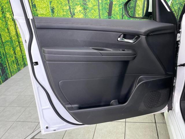 セレナ e-パワー ハイウェイスターV 禁煙車 純正12.3型ナビ 全周囲カメラ CD/DVD/フルセグ Bluetooth 純正フリップダウンモニター 衝突軽減装置 プロパイロット LEDヘッド/フォグ ハンズフリー両側電動スライドドア(35枚目)