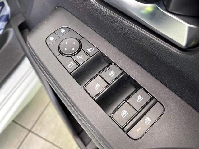 セレナ e-パワー ハイウェイスターV 禁煙車 純正12.3型ナビ 全周囲カメラ CD/DVD/フルセグ Bluetooth 純正フリップダウンモニター 衝突軽減装置 プロパイロット LEDヘッド/フォグ ハンズフリー両側電動スライドドア(42枚目)