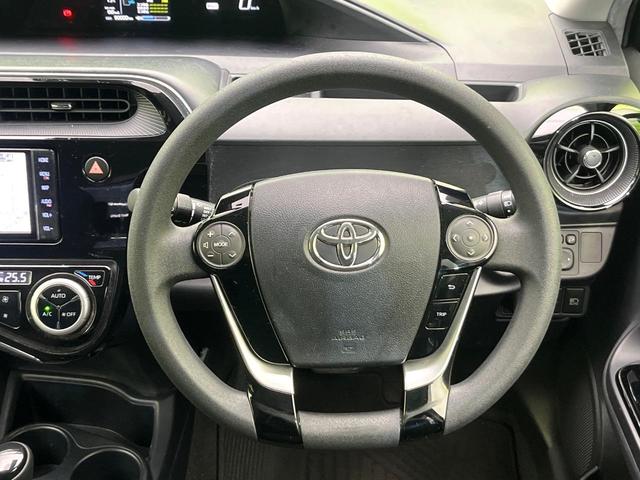 アクア Sスタイルブラック 禁煙車 後期型 特別仕様車 純正ナビ バックカメラ CD/DVD/フルセグ Bluetooth接続 衝突軽減装置 レーンアシスト LEDヘッドライト オートハイビーム 革巻きステアリング スマートキー(11枚目)