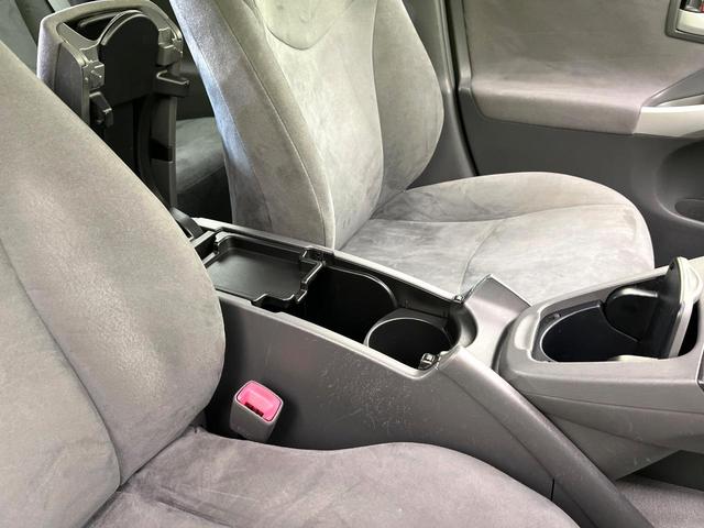 プリウス Ｇ　禁煙車　純正ＳＤナビ　ＣＤ／ＤＶＤ／地デジ　Ｂｌｕｅｔｏｏｔｈ接続　バックカメラ　クルコン　ＨＩＤヘッド／フォグ　オートライト　スマートキー　ビルトインＥＴＣ　オートエアコン（45枚目）