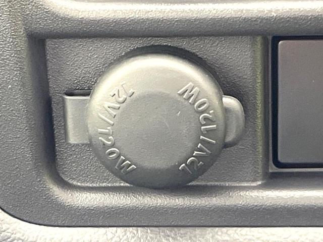 キャリイトラック KCエアコン・パワステ パートタイム4WD 禁煙車 後期型 5速MT 純正オーディオ パーキングセンサー オートライト パワーウィンドウ エアコン/パワーステアリング リアリーフサスペンション 3方開荷台 キーレスキー(44枚目)