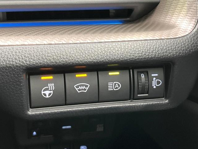 プリウス Z 4WD 禁煙車 サンルーフ 寒冷地仕様 純正12.3型ナビ 全周囲カメラ フルセグ Bluetooth 衝突軽減装置 アドバンスドパーク LEDヘッド/フォグ オートハイビーム シートベンチレーション(6枚目)