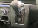 ＲＳ　４ＷＤ　禁煙車　純正９型ＤＡ　Ｂｌｕｅｔｏｏｔｈ／フルセグ　バックカメラ　衝突軽減装置　コーナーセンサー　クルコン　ＬＥＤヘッド／フォグ　オートライト　オートエアコン　スマートキー　１２インチアルミ（22枚目）