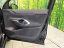 ハイブリッドＺ　禁煙車　純正８型ＤＡ　Ｂｌｕｅｔｏｏｔｈ再生　全周囲カメラ　衝突軽減装置　レーダークルーズ　コーナーセンサー　１００Ｖ電源　電動リアゲート　ハーフレザーシート　パワーシート　ＬＥＤヘッド　ＥＴＣ（42枚目）