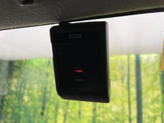 【ドライブレコーダー】安心・安全なカーライフに必須のドライブレコーダーを装備！走行中はもちろん、あおり運転や事故に遭遇した際の状況も映像で記録し、万一のリスクに備えます。 4