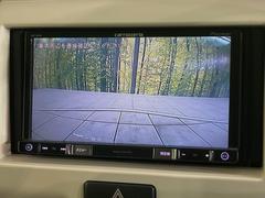 【バックカメラ】駐車時に後方がリアルタイム映像で確認できます。大型商業施設や立体駐車場での駐車時や、夜間のバック時に大活躍！運転スキルに関わらず、今や必須となった装備のひとつです！ 6