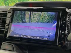 【バックカメラ】駐車時に後方がリアルタイム映像で確認できます。大型商業施設や立体駐車場での駐車時や、夜間のバック時に大活躍！運転スキルに関わらず、今や必須となった装備のひとつです！ 4