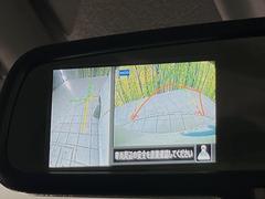 【バックカメラ】駐車時に後方がリアルタイム映像で確認できます。大型商業施設や立体駐車場での駐車時や、夜間のバック時に大活躍！運転スキルに関わらず、今や必須となった装備のひとつです！ 4