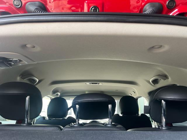 ＭＩＮＩ クーパーＳＤ　クロスオーバー　オール４　クーパーＳＤ　クロスオーバー　オール４　ペッパーパッケージ　禁煙車　コンフォートアクセス　インテリジェントセーフティー　純正ナビリアカメラ　前席シートヒーター　１８インチアルミ　ルームミラー内蔵ＥＴＣ（12枚目）