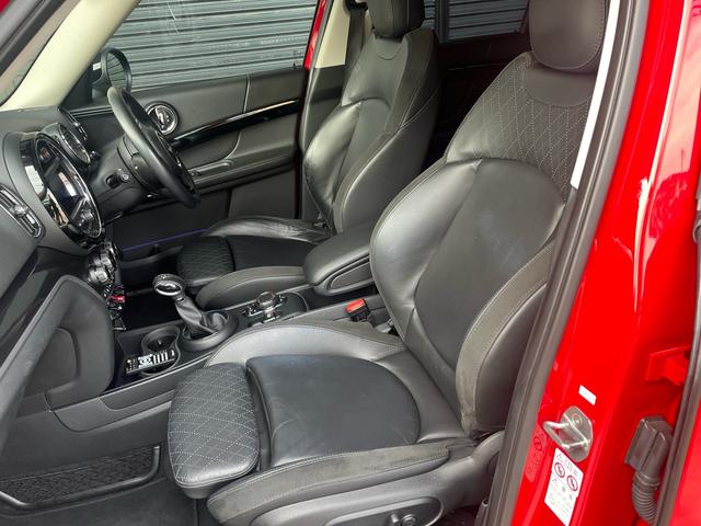 ＭＩＮＩ クーパーＳＤ　クロスオーバー　オール４　クーパーＳＤ　クロスオーバー　オール４　ペッパーパッケージ　禁煙車　コンフォートアクセス　インテリジェントセーフティー　純正ナビリアカメラ　前席シートヒーター　１８インチアルミ　ルームミラー内蔵ＥＴＣ（13枚目）