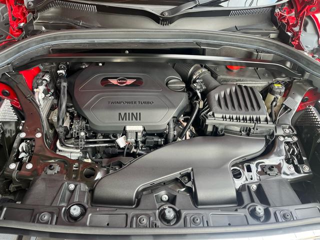 ＭＩＮＩ クーパーＳＤ　クロスオーバー　オール４　クーパーＳＤ　クロスオーバー　オール４　ペッパーパッケージ　禁煙車　コンフォートアクセス　インテリジェントセーフティー　純正ナビリアカメラ　前席シートヒーター　１８インチアルミ　ルームミラー内蔵ＥＴＣ（17枚目）