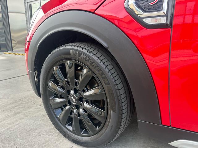 ＭＩＮＩ クーパーＳＤ　クロスオーバー　オール４　クーパーＳＤ　クロスオーバー　オール４　ペッパーパッケージ　禁煙車　コンフォートアクセス　インテリジェントセーフティー　純正ナビリアカメラ　前席シートヒーター　１８インチアルミ　ルームミラー内蔵ＥＴＣ（21枚目）