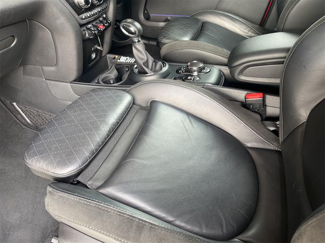 ＭＩＮＩ クーパーＳＤ　クロスオーバー　オール４　クーパーＳＤ　クロスオーバー　オール４　ペッパーパッケージ　禁煙車　コンフォートアクセス　インテリジェントセーフティー　純正ナビリアカメラ　前席シートヒーター　１８インチアルミ　ルームミラー内蔵ＥＴＣ（45枚目）
