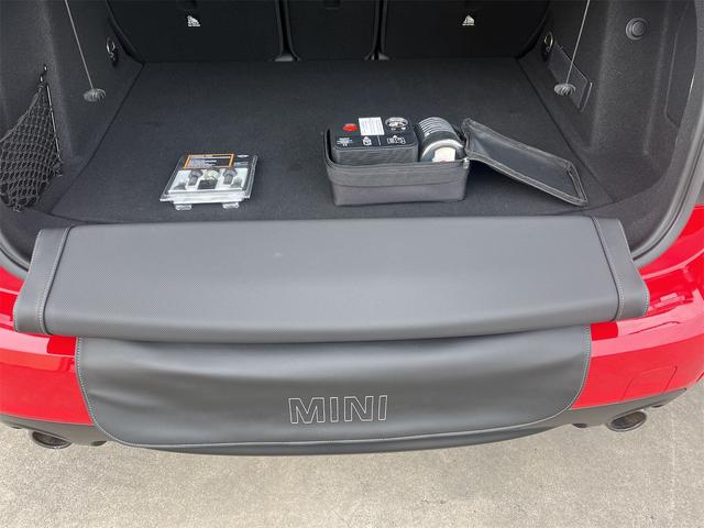 ＭＩＮＩ クーパーＳＤ　クロスオーバー　オール４　クーパーＳＤ　クロスオーバー　オール４　ペッパーパッケージ　禁煙車　コンフォートアクセス　インテリジェントセーフティー　純正ナビリアカメラ　前席シートヒーター　１８インチアルミ　ルームミラー内蔵ＥＴＣ（49枚目）