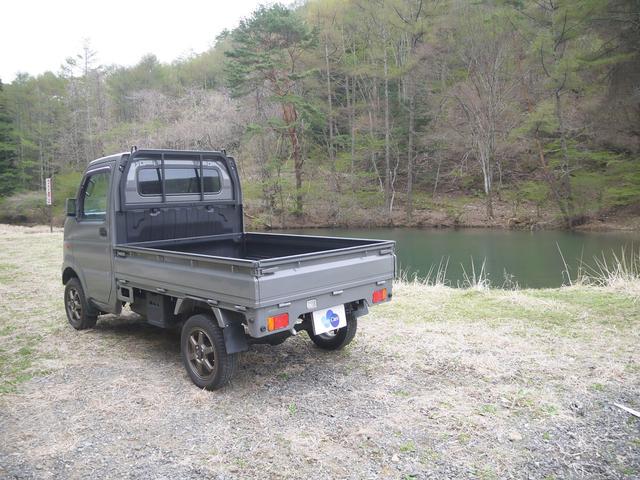 KCエアコン・パワステ 4WD・2インチリフトアップ・14インチアルミホイール・荷台チッピングブラック塗装済み・デフロック(6枚目)