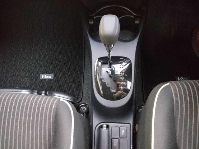 ヴィッツ ジュエラ　ユーザー買取　純正ナビ　ワンセグテレビ　Ｂｌｕｅｔｏｏｔｈ　バックカメラ　衝突軽減　フォグランプ（23枚目）