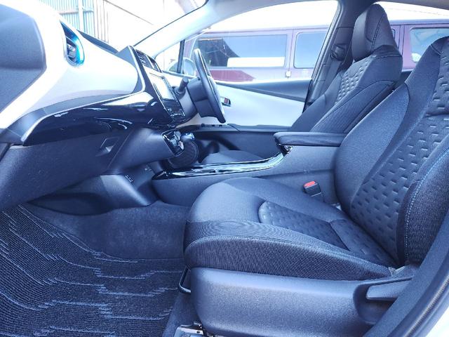プリウスＰＨＶ Ｓセーフティプラス　ユーザー様買取直販車　記録簿　メーカーオプションＳＤナビ　前席シートヒーター　スマートキー　ビルトインＥＴＣ　スペアキー　　クルーズコントロール　１００Ｖ充電ケーブル　２００Ｖ充電ケーブル（4枚目）