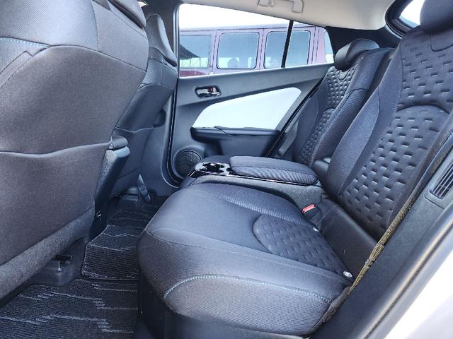 プリウスＰＨＶ Ｓセーフティプラス　ユーザー様買取直販車　記録簿　メーカーオプションＳＤナビ　前席シートヒーター　スマートキー　ビルトインＥＴＣ　スペアキー　　クルーズコントロール　１００Ｖ充電ケーブル　２００Ｖ充電ケーブル（6枚目）